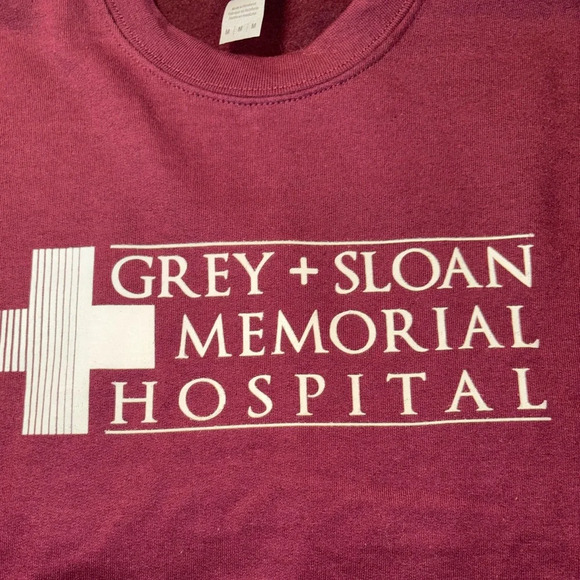 Grey’s Anatomy Grey Sloan Burgundy Sweatshirt - Picture 3 of 4